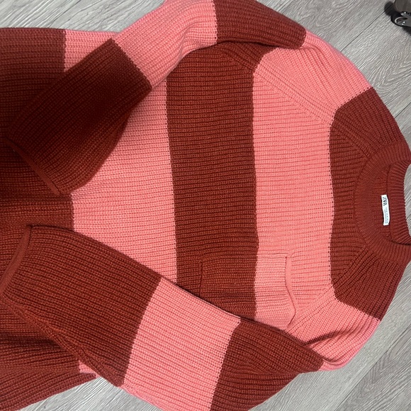 Zara Sweaters - Zara Ribbed Crewneck Sweater in Rust Red